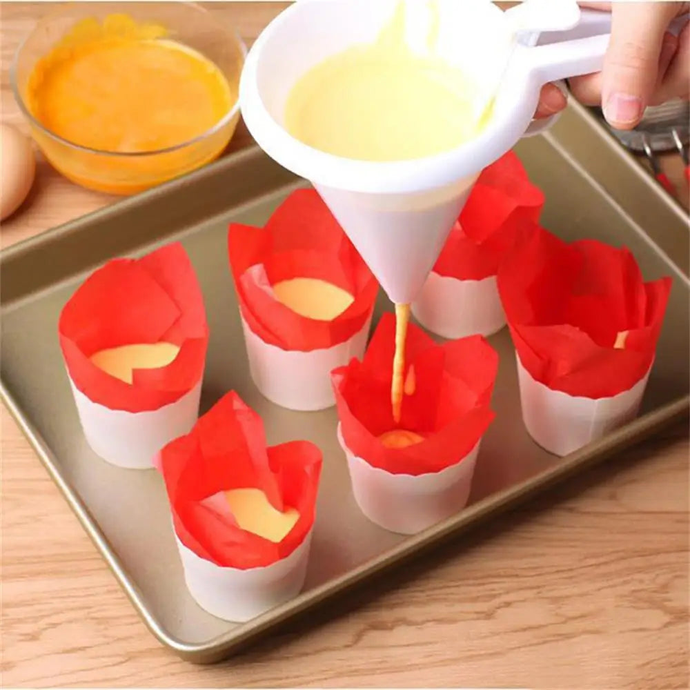 Adjustable Hand-held Baking Funnel