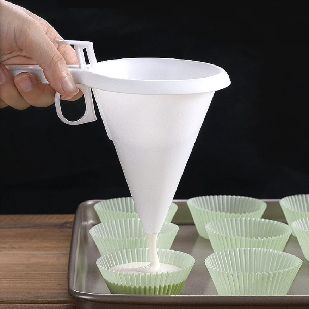 Adjustable Hand-held Baking Funnel